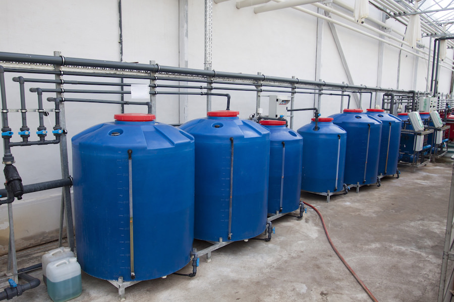 トマトの水耕栽培に利用する濃縮原液肥料の作り方